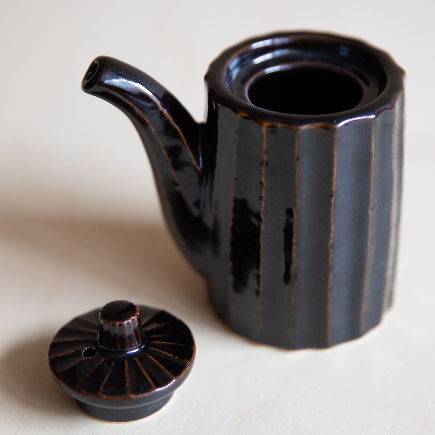 Dark Brown Faceted Soy-Pot