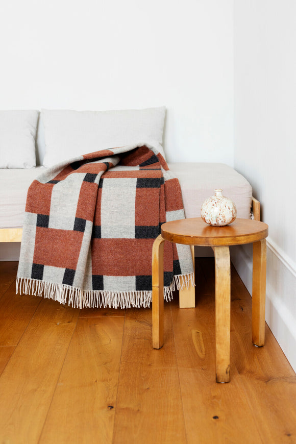 Punos Wool Woven Blanket - White/Cinnamon