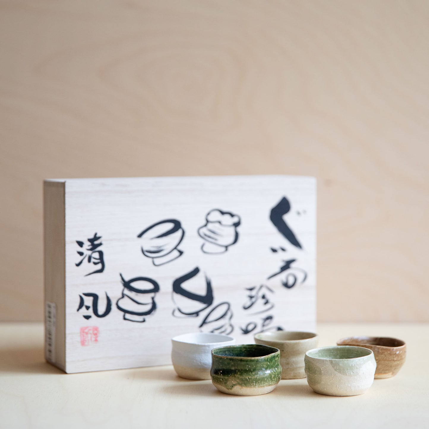 5 Sake Cups in Wooden Box - Rouge