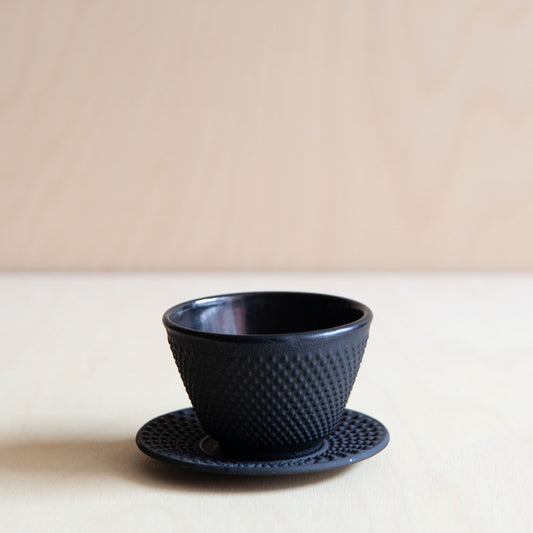 Black Cast Iron teacup and saucer - Rouge