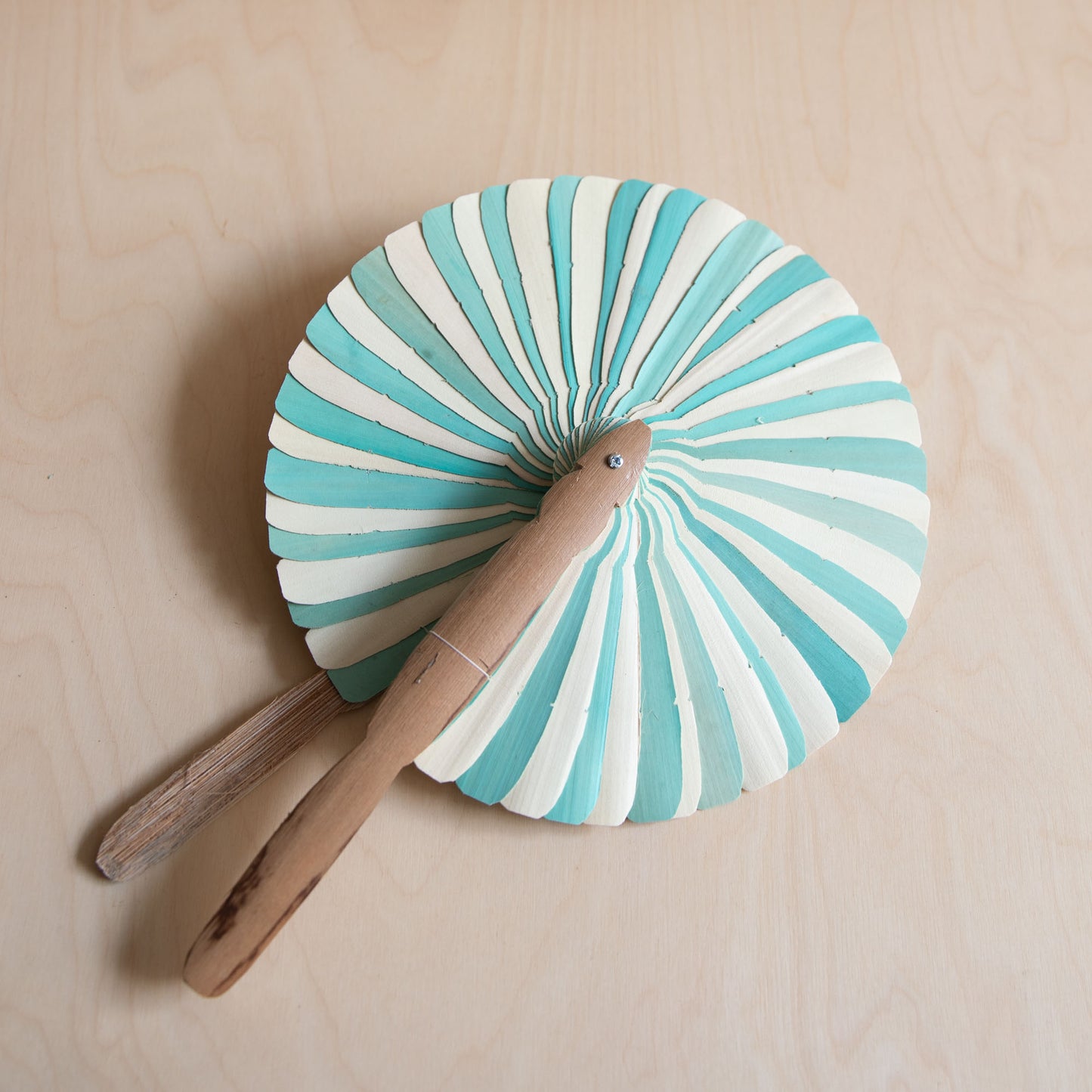 Palm leaf fan - Green and white
