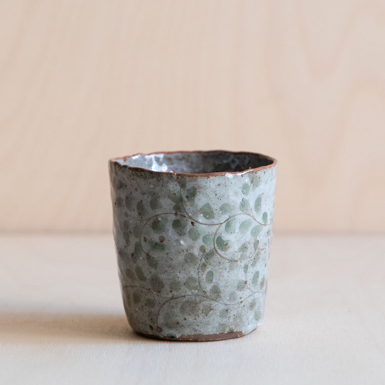 Course Clay Cups with Ivy 01 by Zhang Min