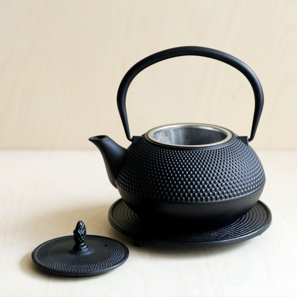 Black Cast Iron Teapot and Trivet 1.2L