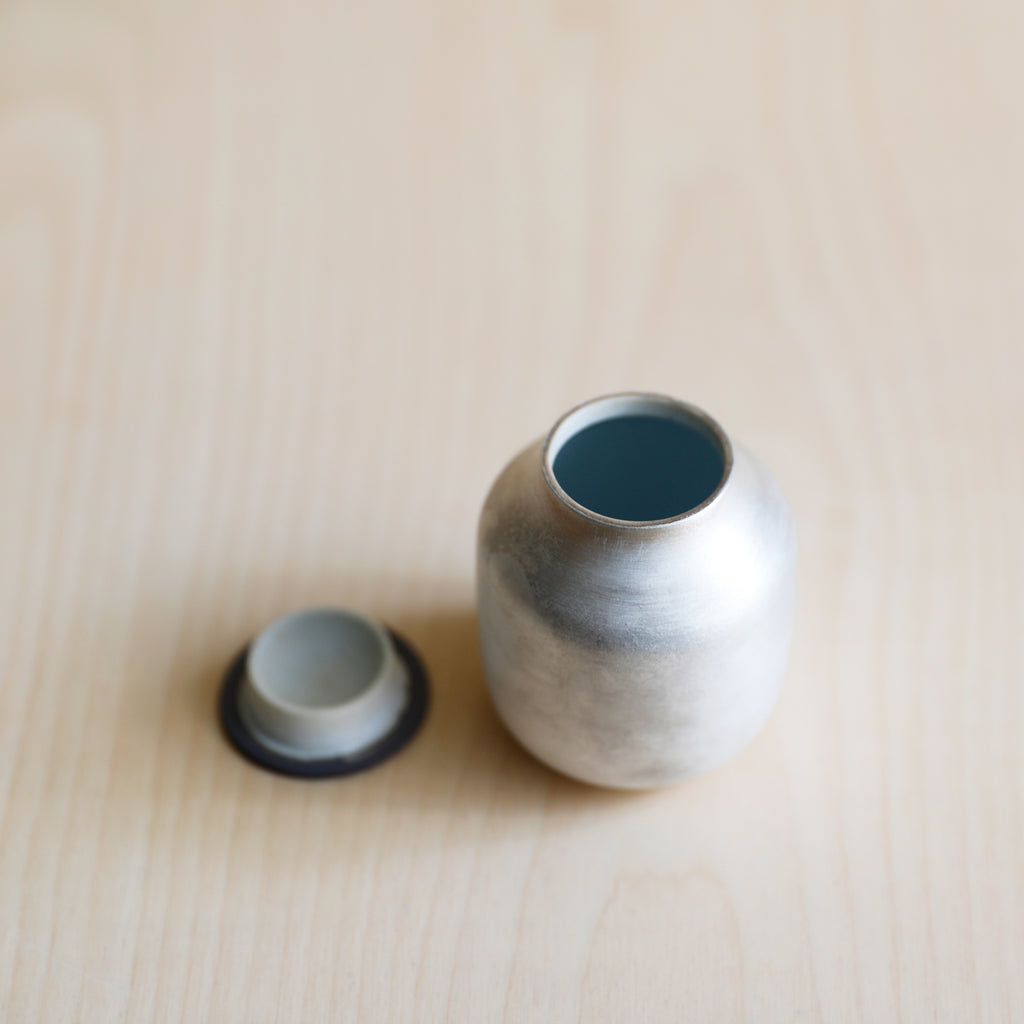 Silver Porcelain Jar 02