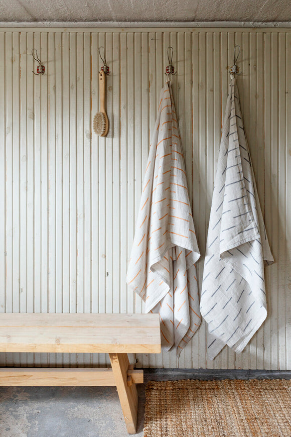 Lined Linen Bath Towel  - Dark Grey Linen